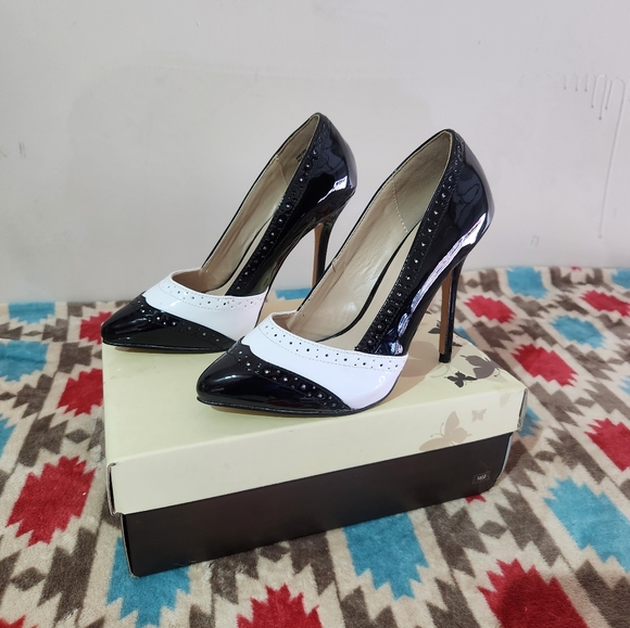 PLEASER BLK-WHITE PATENT Sexy Oxford Heels - Picture 3 of 6